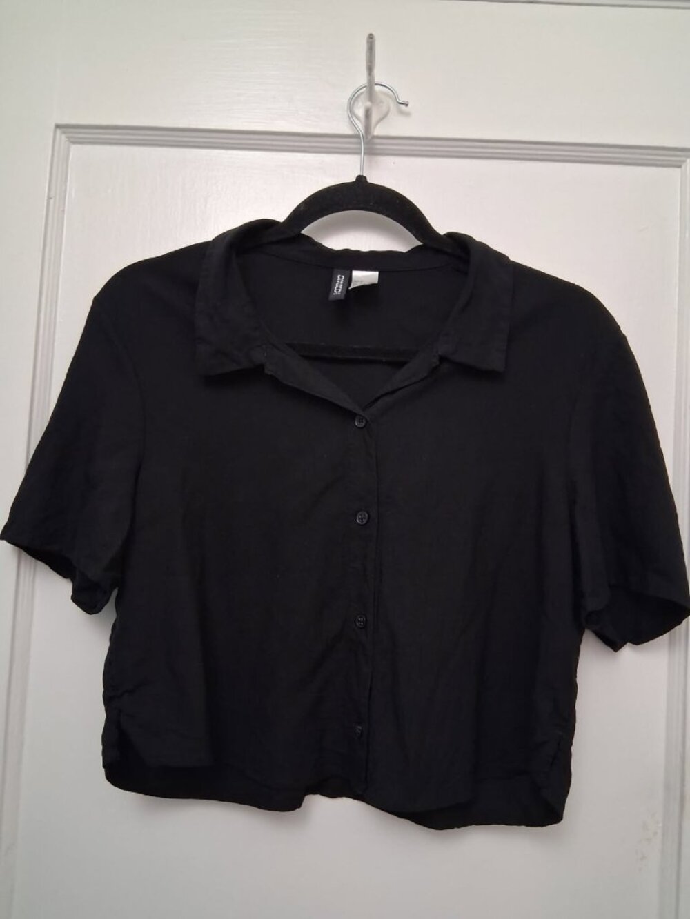 Women's H&M Divided Black Button Up Blouse